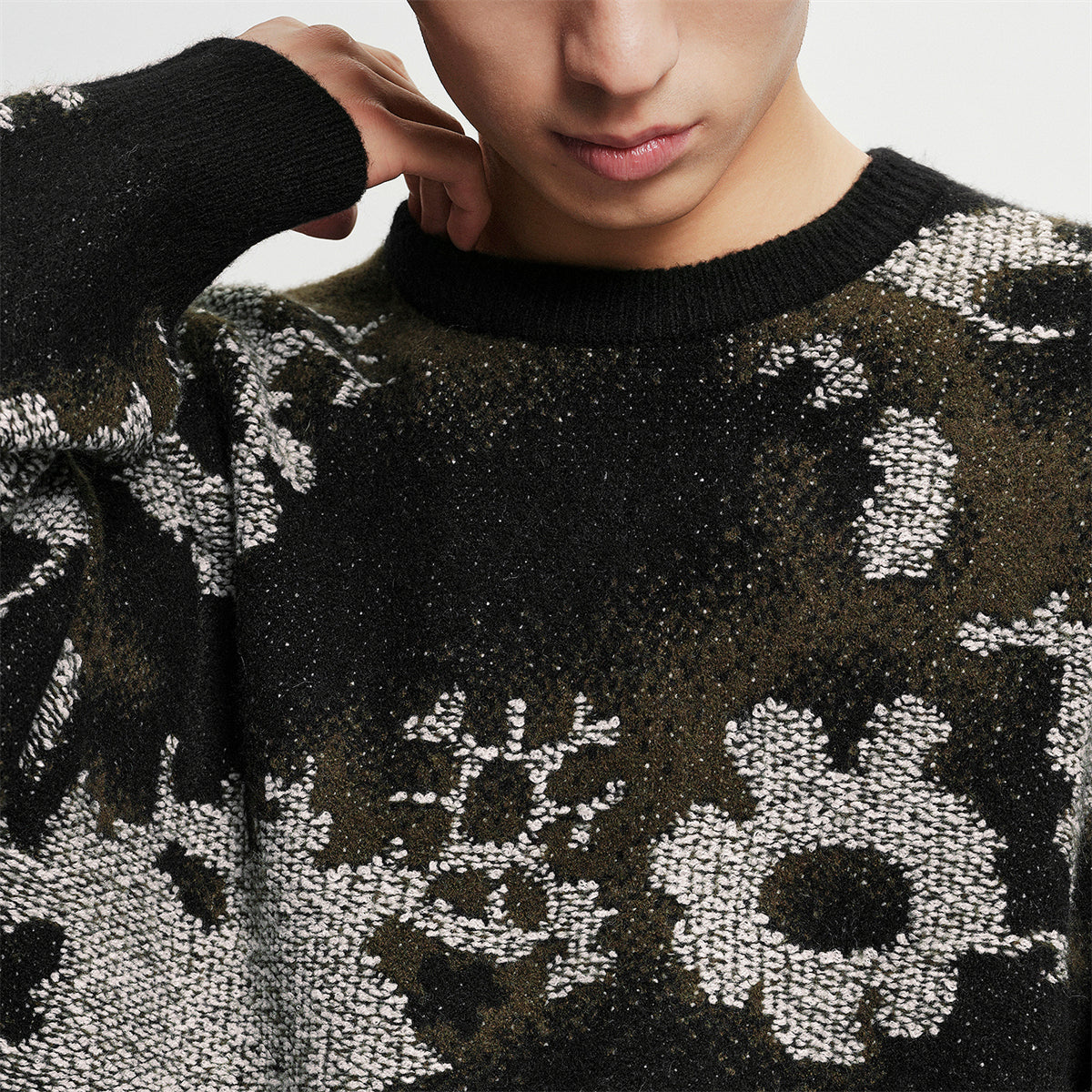 Men's Allover Contrast Floral Jacquard Sweater