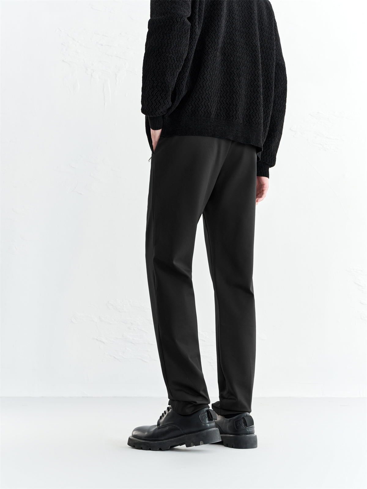 Men's Slim Textured Tapered Pants