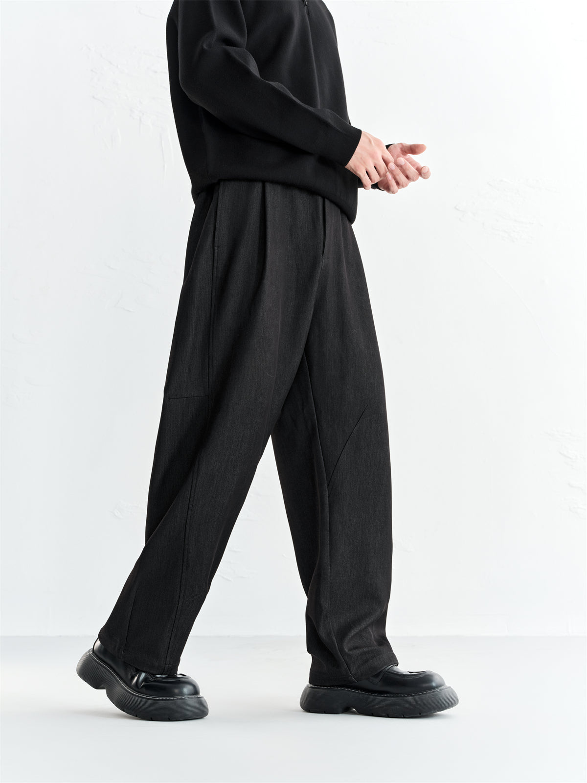 Men's Textured Straight-Leg Trousers