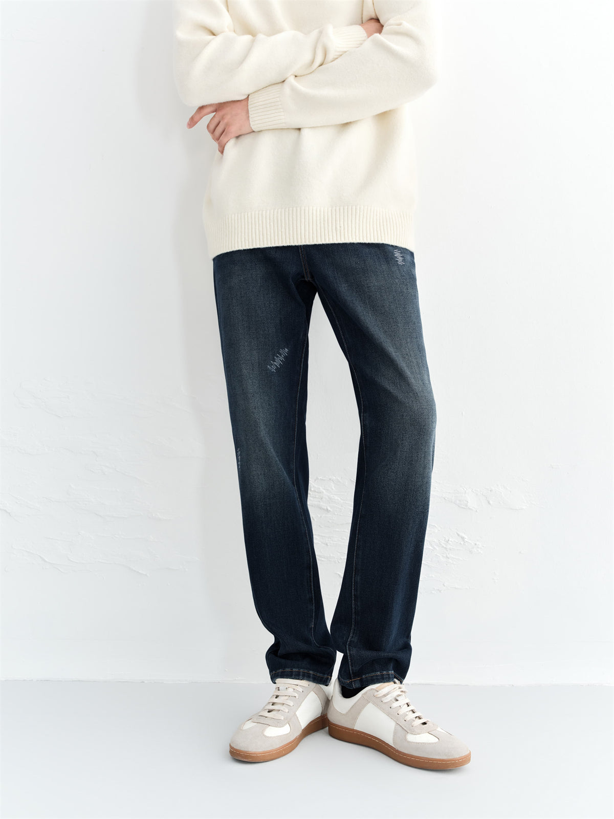 Men's Distressed Slim-Fit Jeans