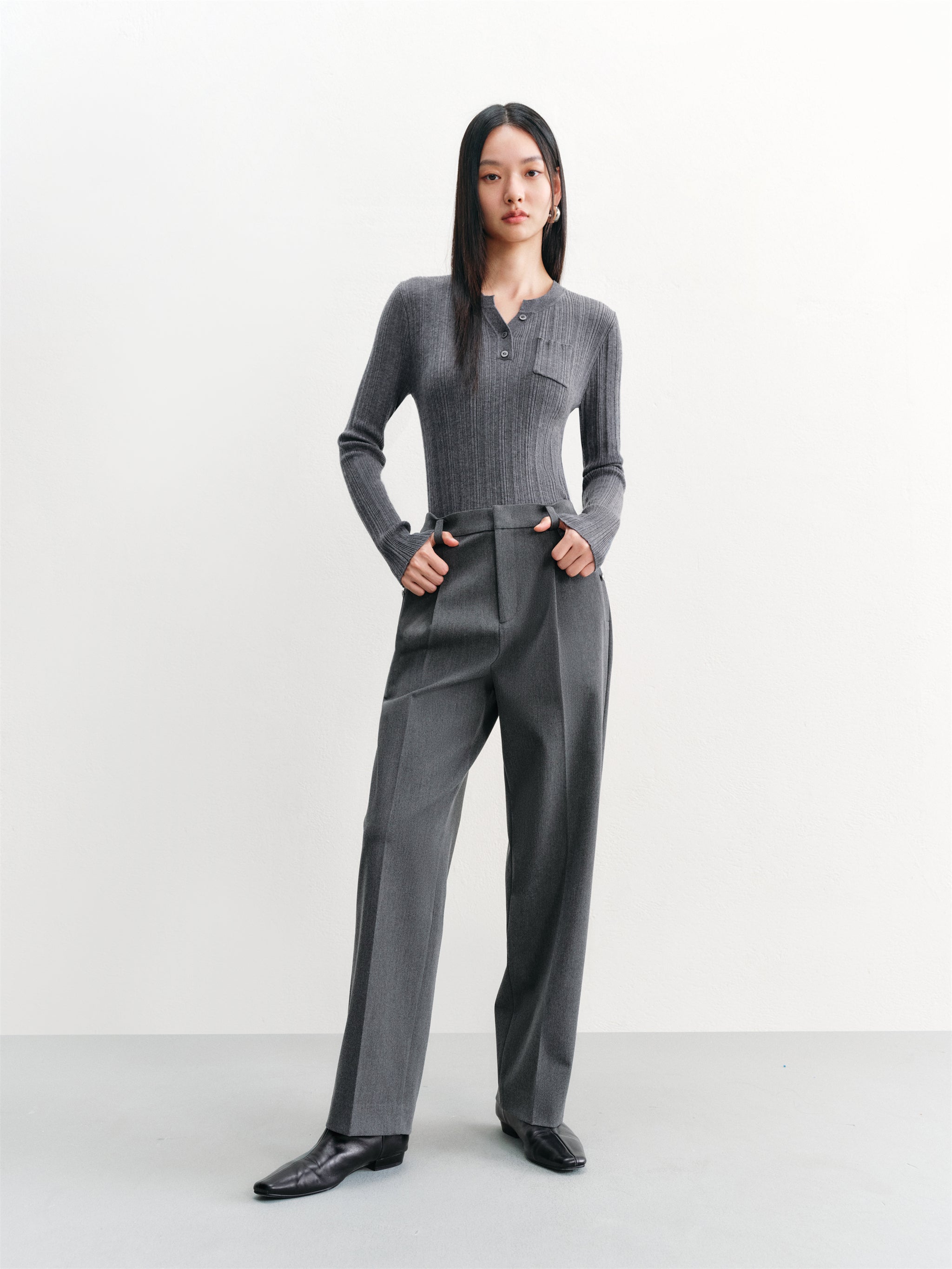 Women's Gray Pleated Tapered Pants