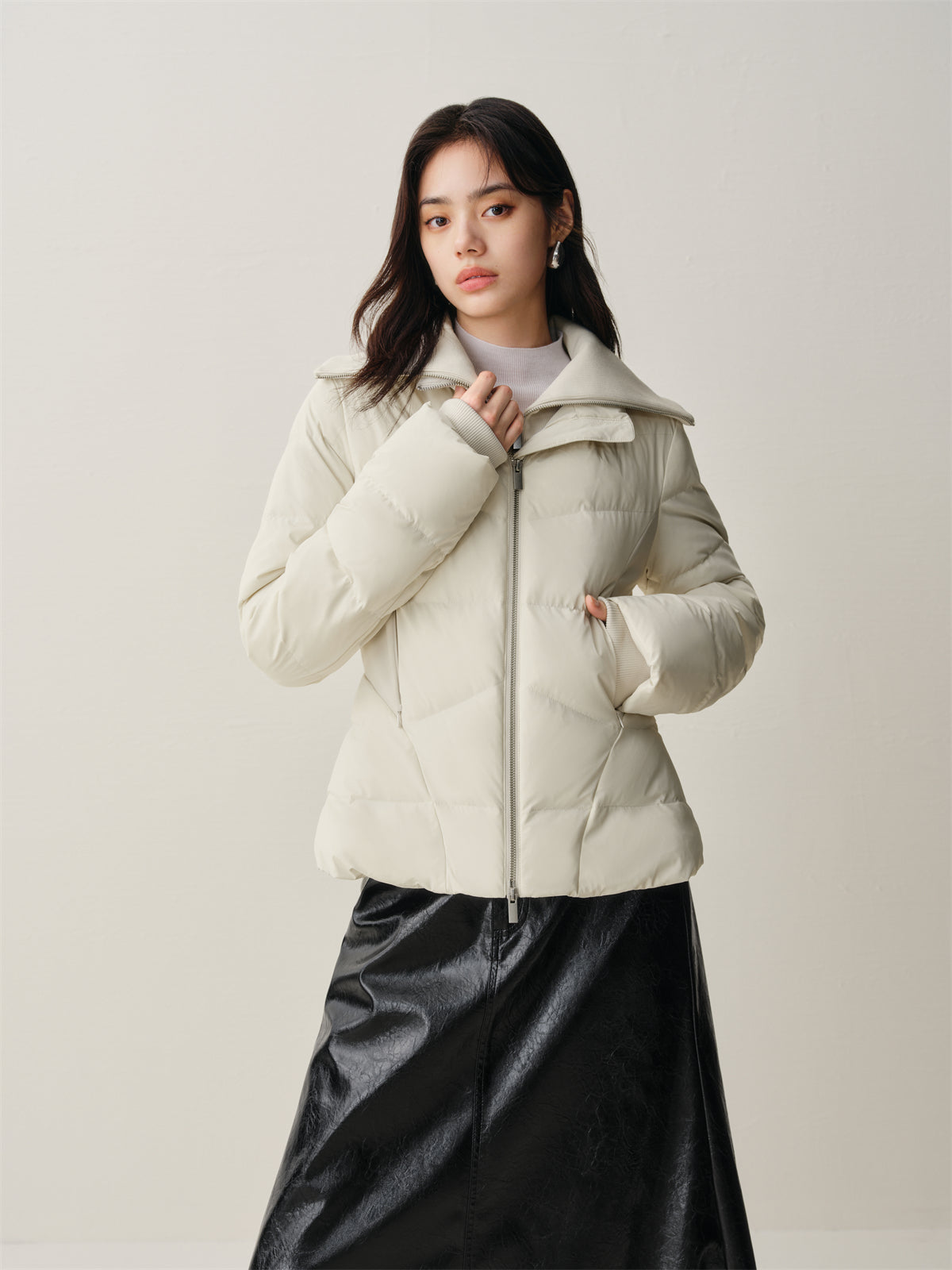 Women's Short Slim-Fit Down Jacket with Layered-Look Collar