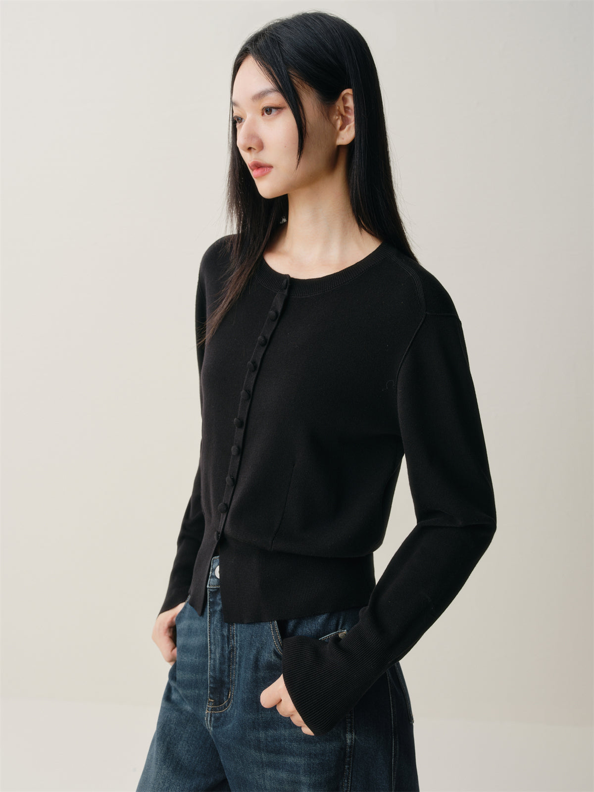 Women's Short Crewneck Knit Cardigan