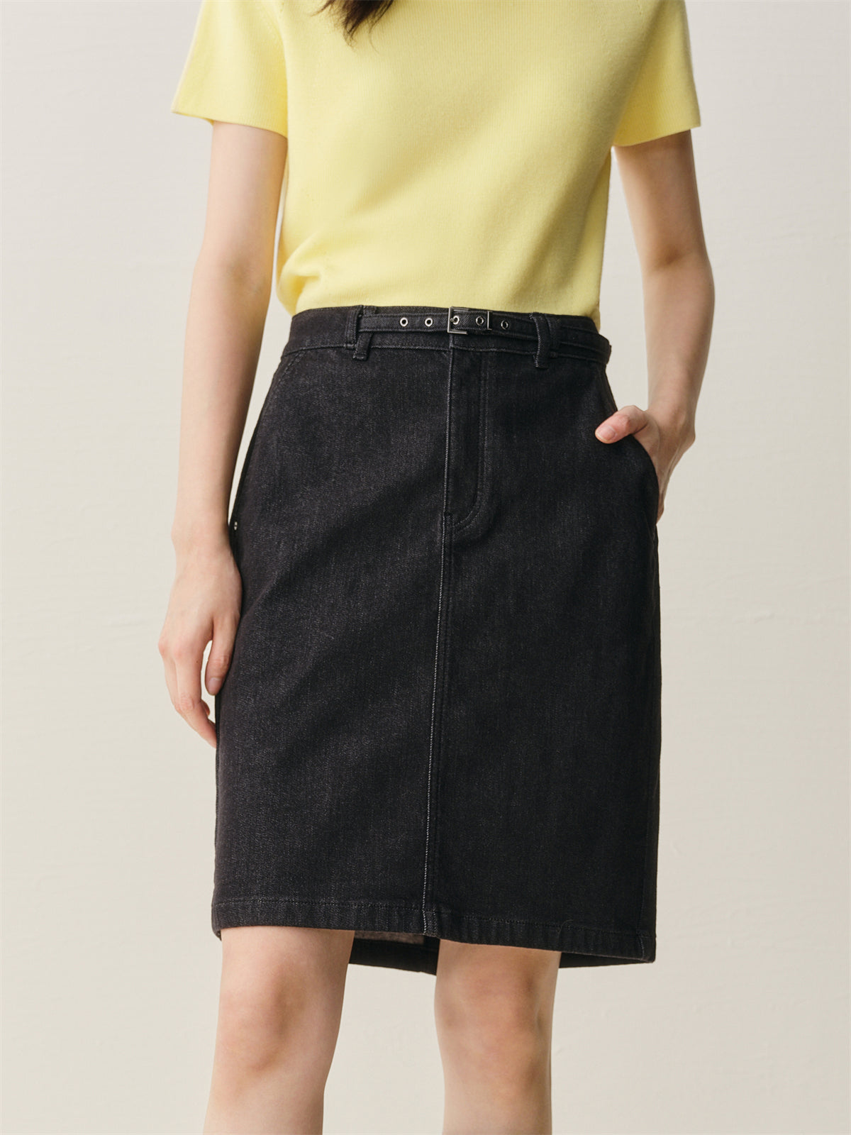 Women's Back-Slit Denim Knee-Length Skirt