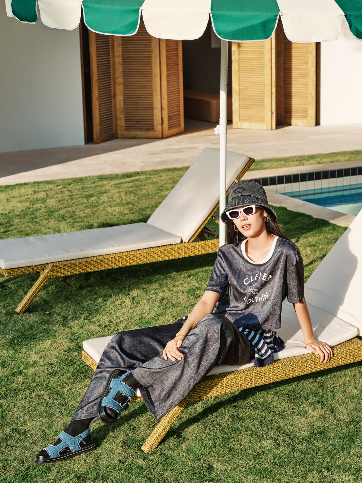 Women's Printed Textured Straight-Leg Pants