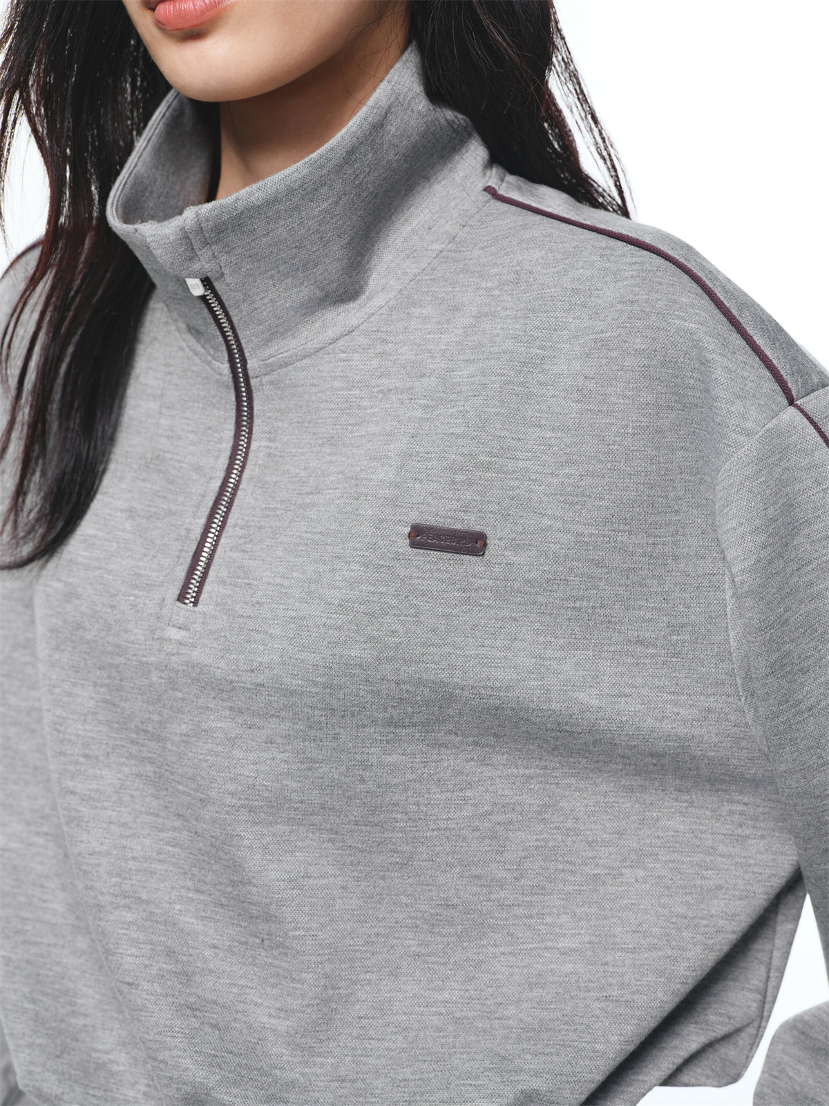 Women's Fitted Waist Cropped Sweatshirt