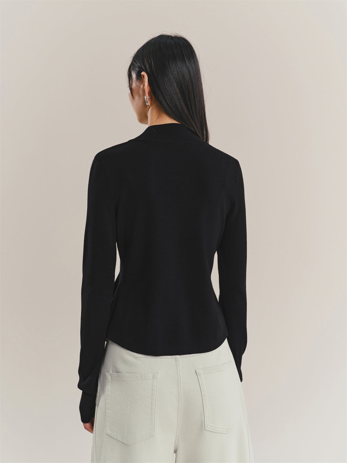 Women's Short Slim-Fit Knit Cardigan