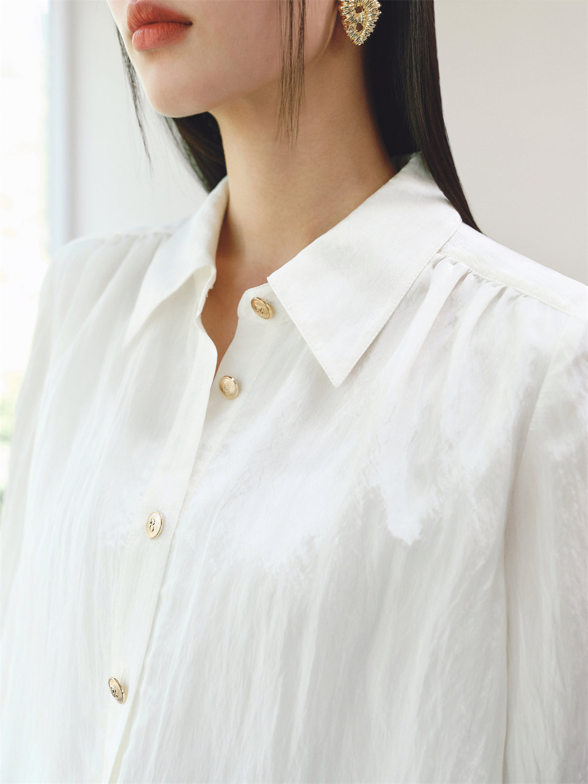 Women's Glossy Textured Cropped Collar Jacket