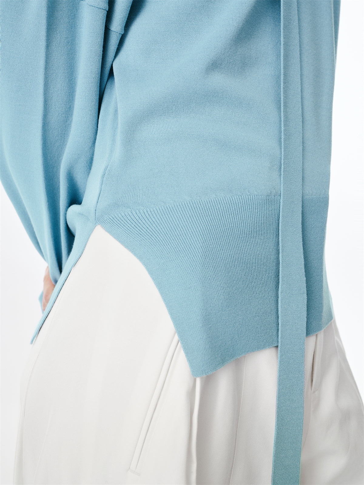 Women's Split-Hem Pullover Knit Top with Detachable Tie
