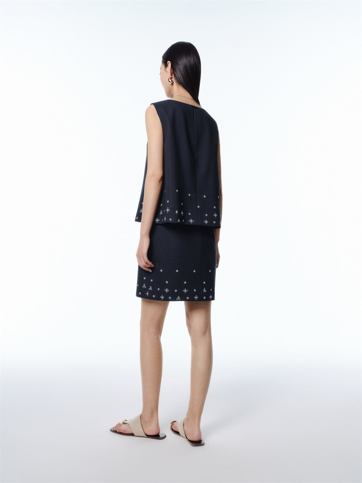 Women's Sleeveless Faux-Layered Dress with Embroidery