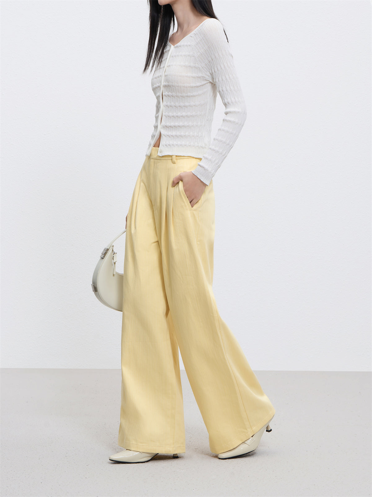 Women's Wide Leg Pleated Trousers