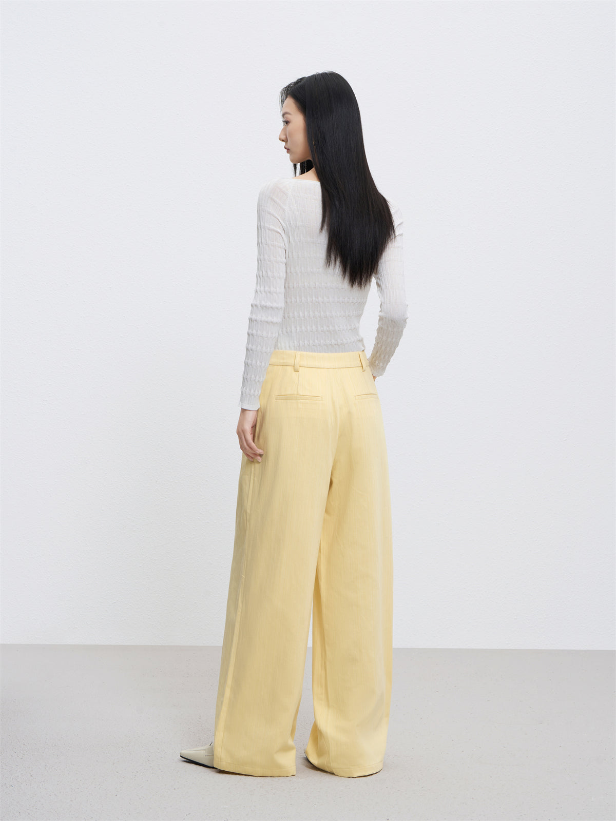 Women's Wide Leg Pleated Trousers