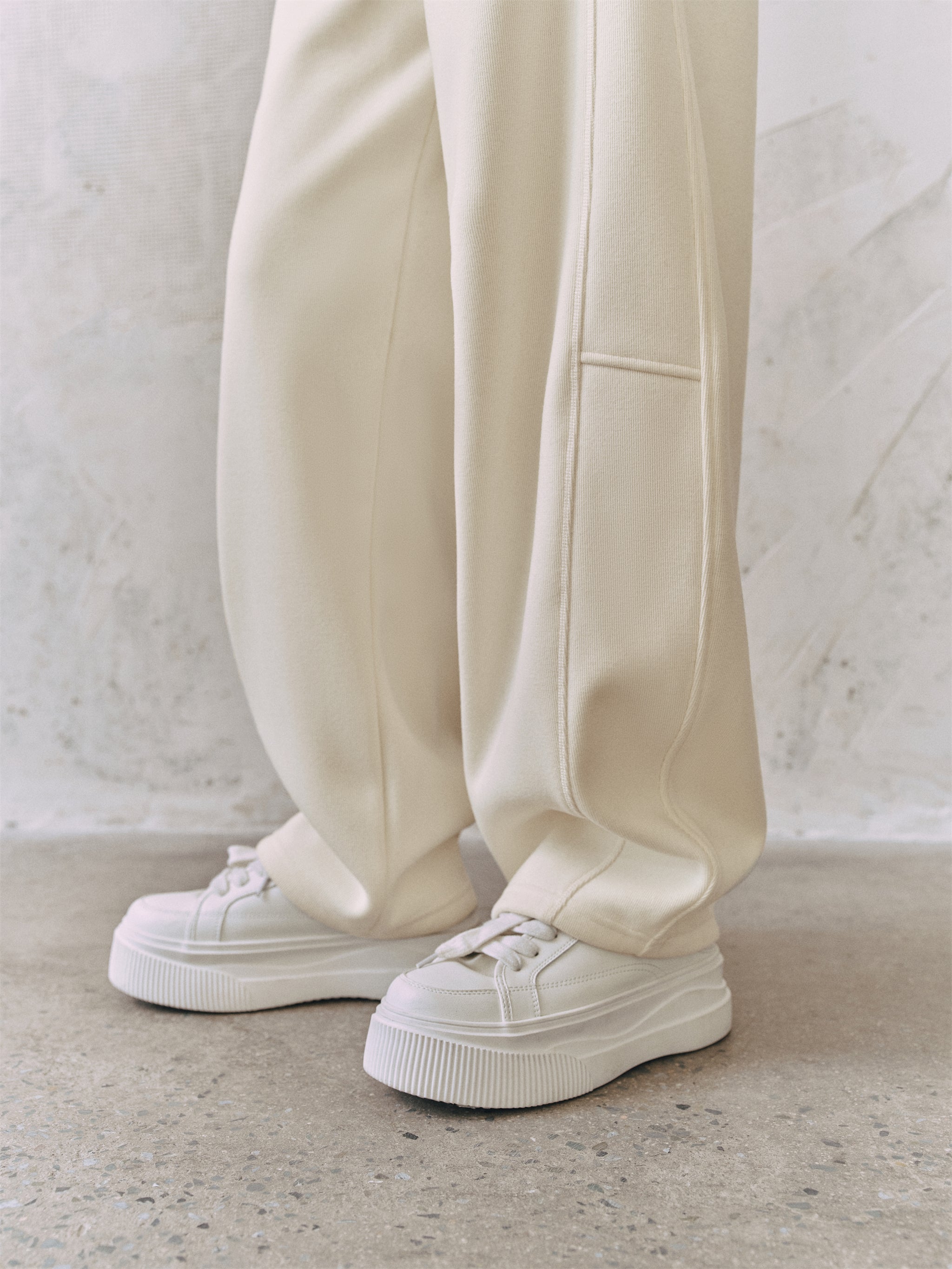 Women's Beige Drawstring Banana Leg Pants