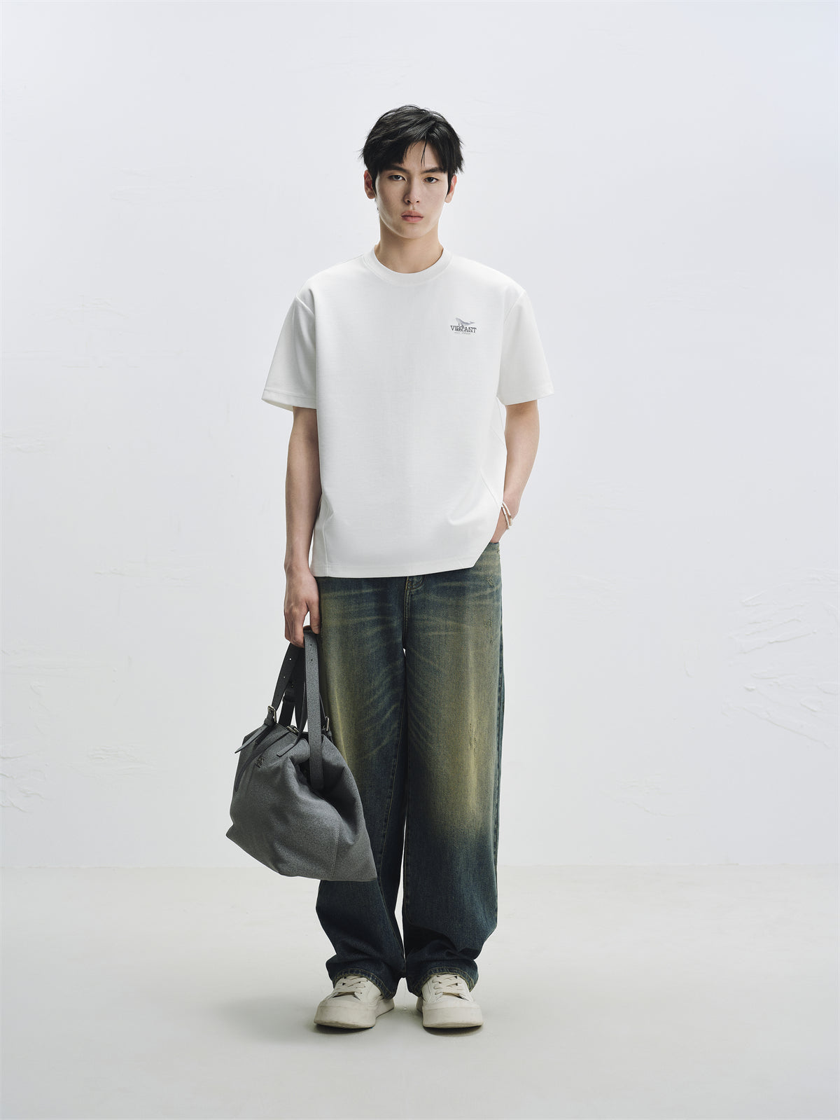 Men's Heavyweight T-Shirt with Panel Lines