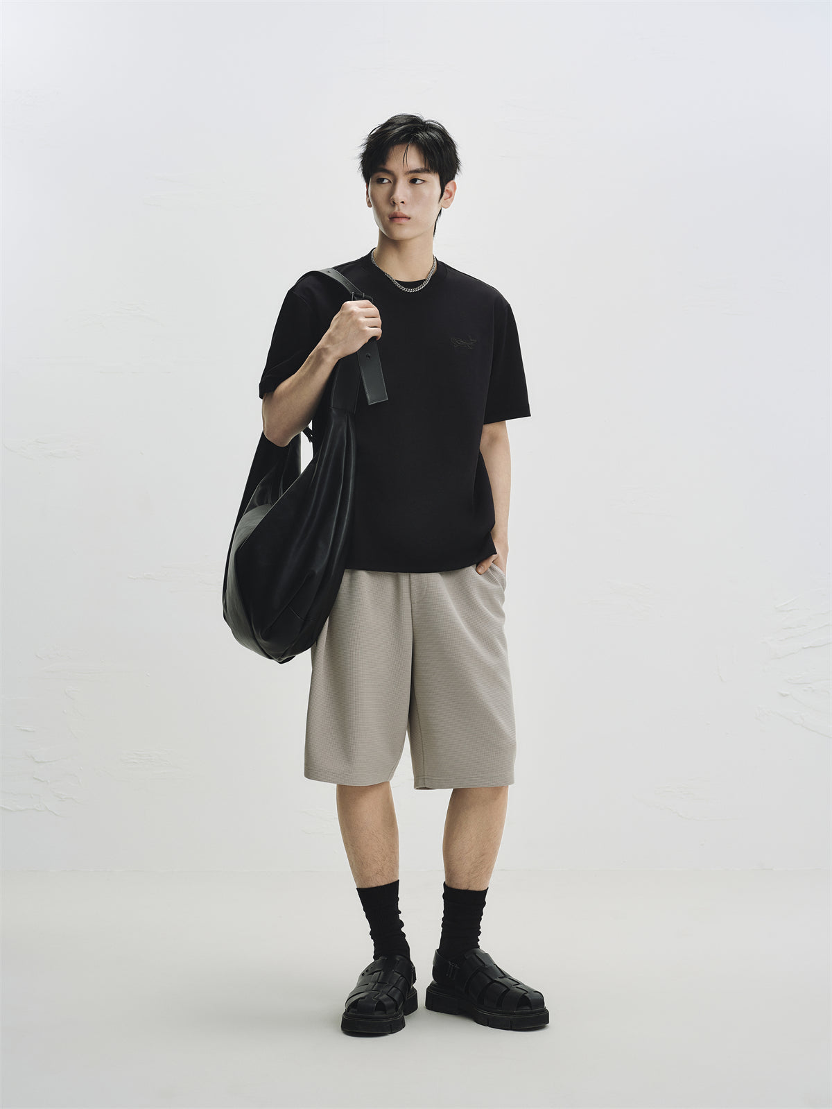 Men's Black Heavyweight T-Shirt with Embroidery