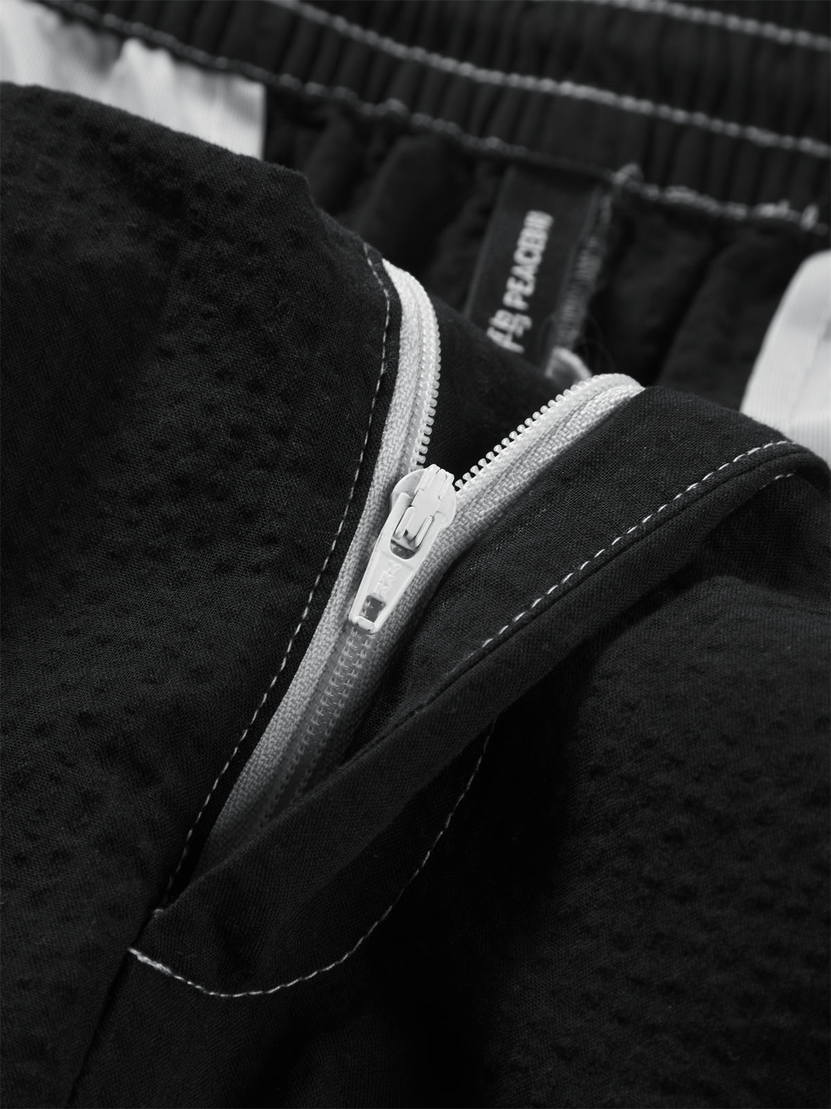 Men's Color-Stitch Seersucker Shorts