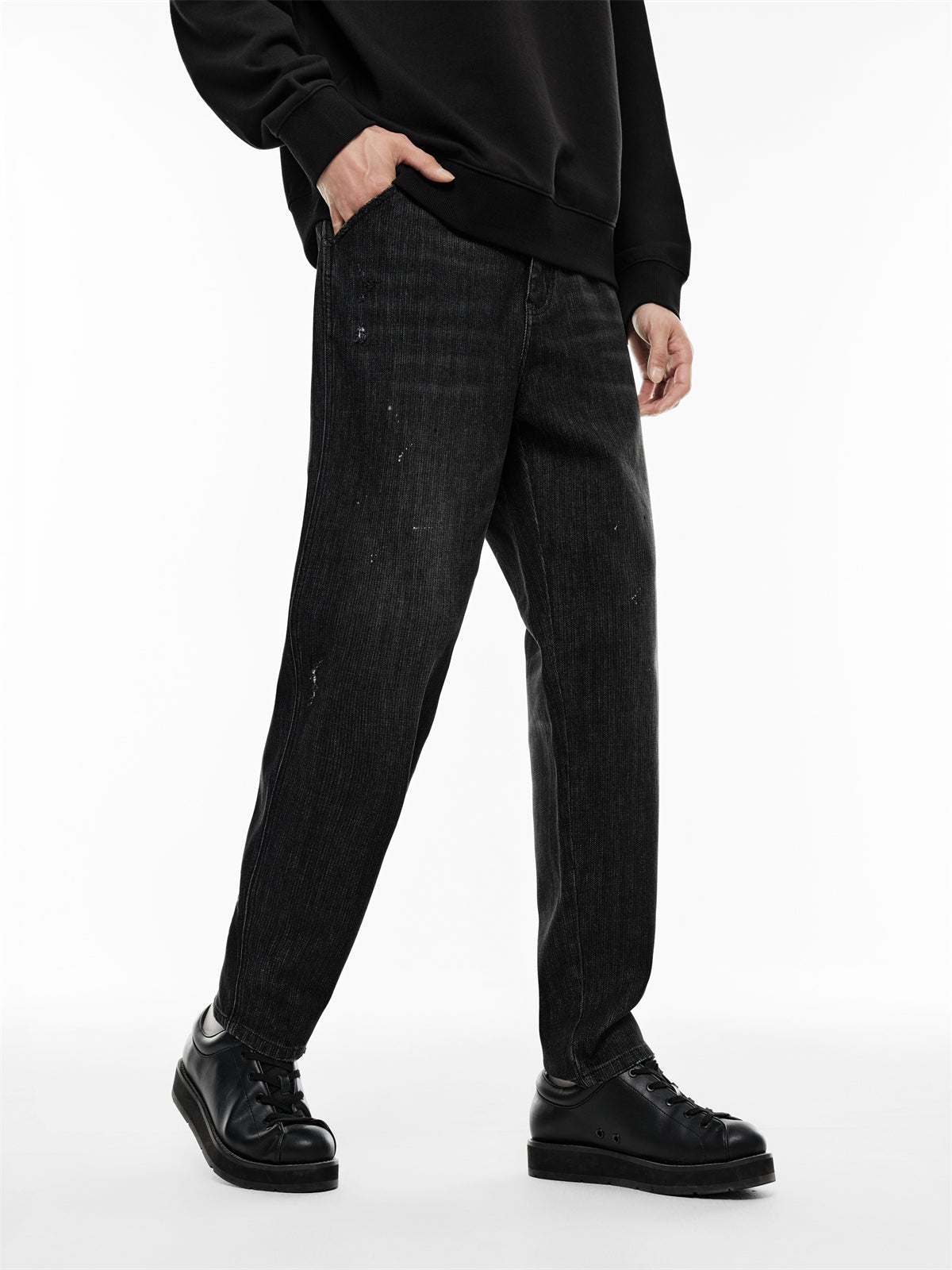 Men's Dark Gray Ripped Tapered Jeans