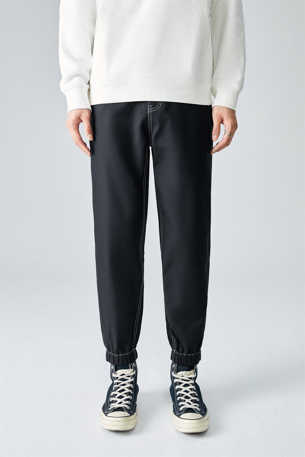 Men's Contrast-Stitch Embroidered Jogger Pants