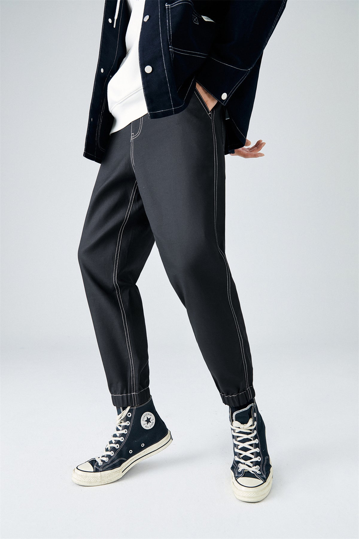 Men's Contrast-Stitch Embroidered Jogger Pants