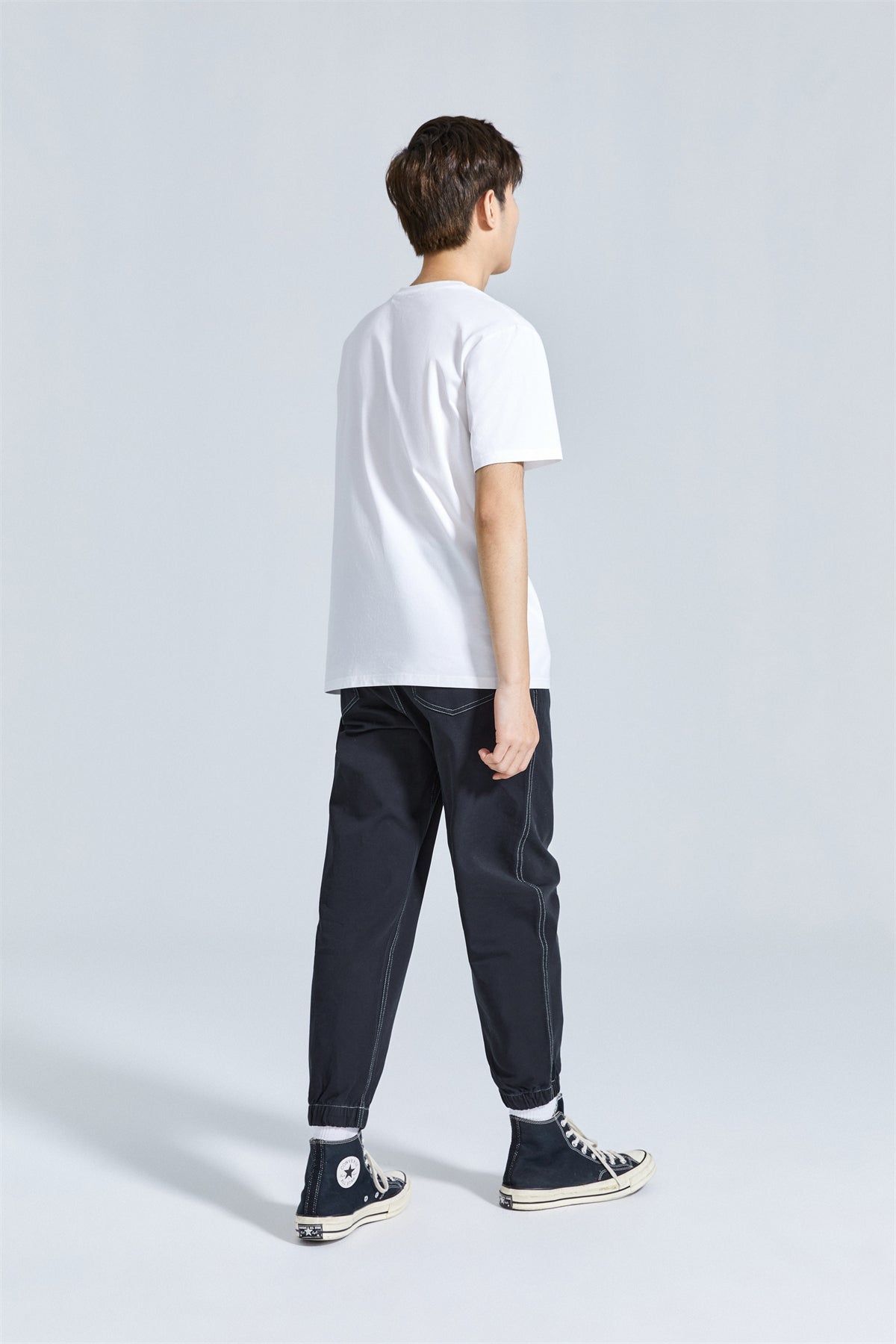 Men's Contrast-Stitch Embroidered Jogger Pants