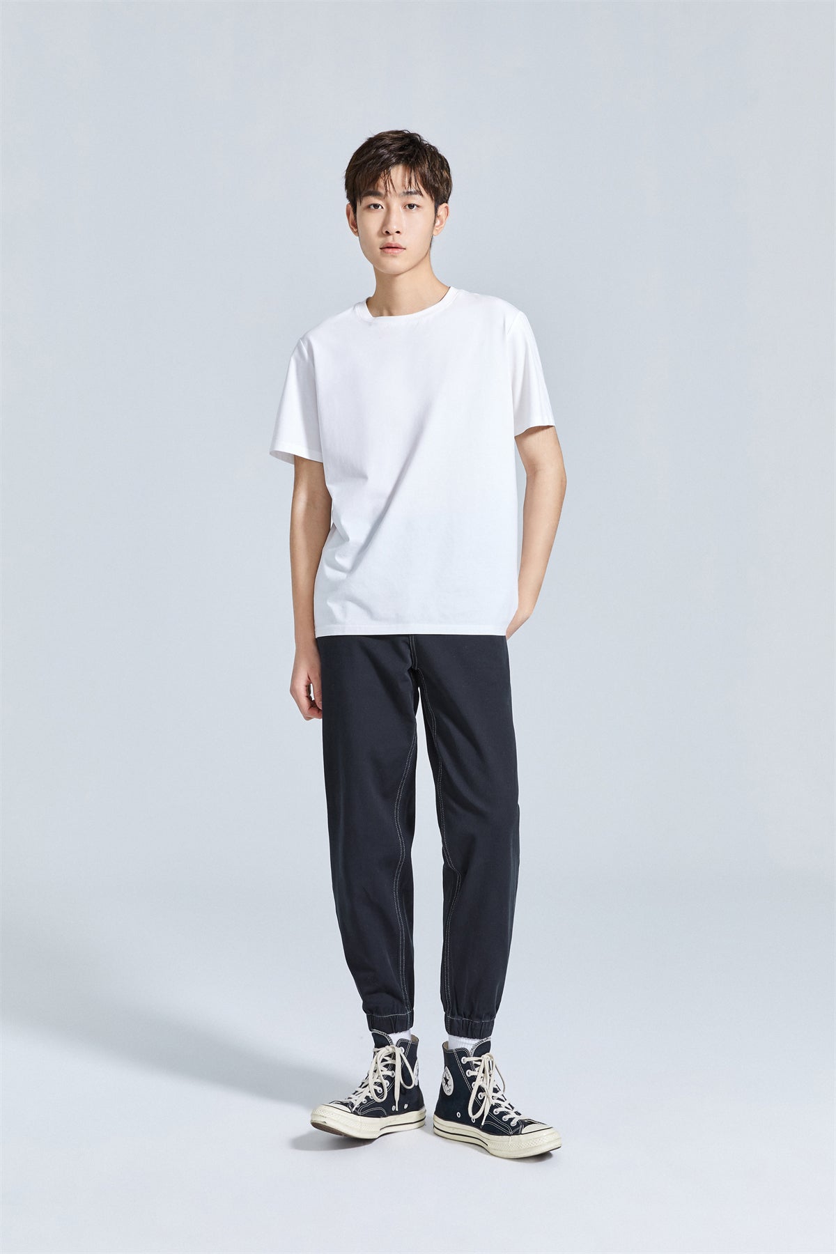 Men's Contrast-Stitch Embroidered Jogger Pants