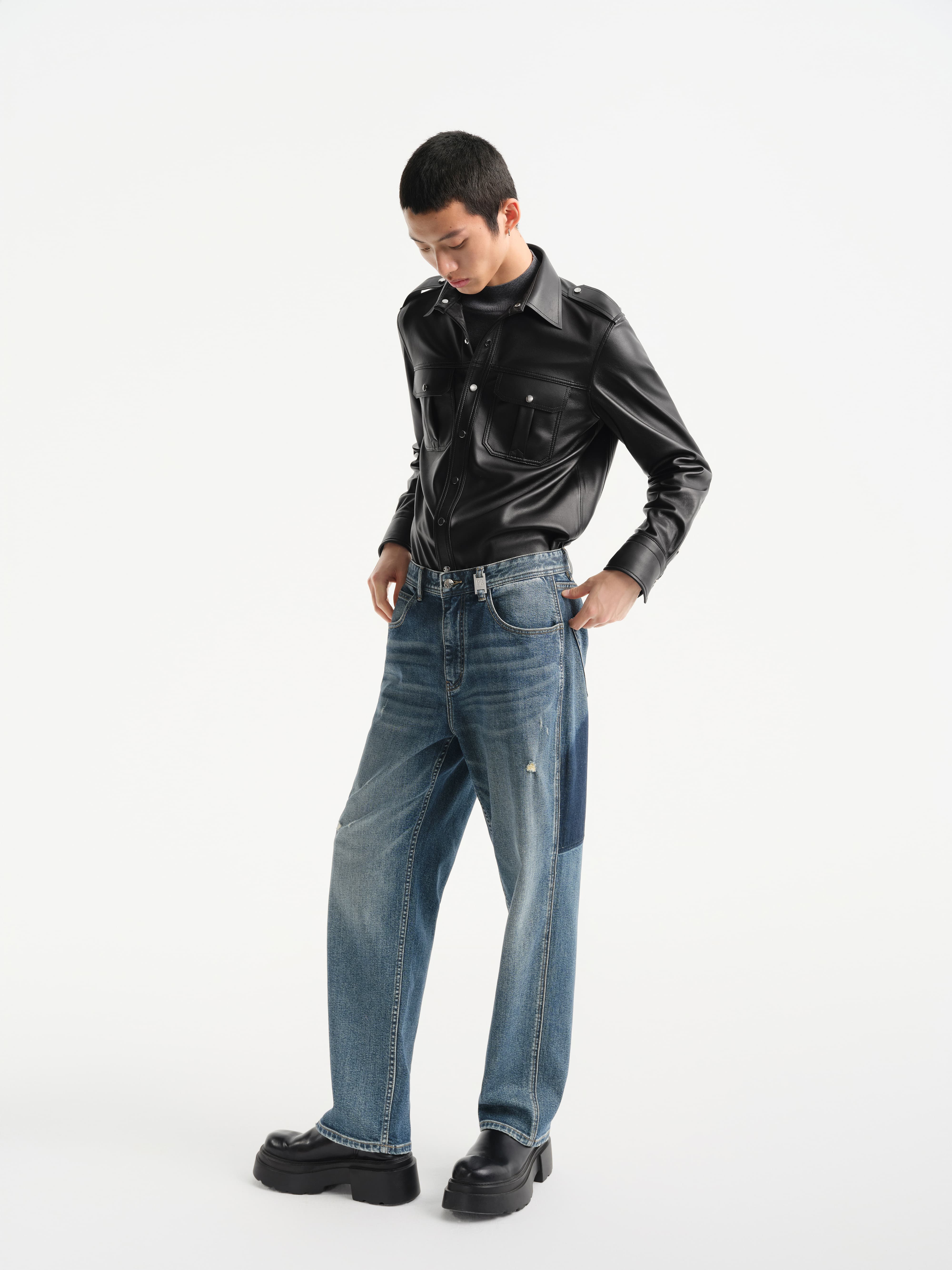 Men's Distressed Tapered Jeans with Pocket Detail