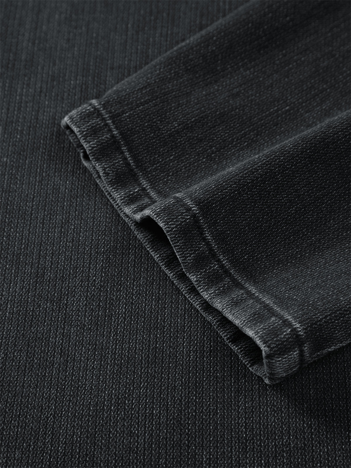 Men's Gradient-Washed Tapered Jeans