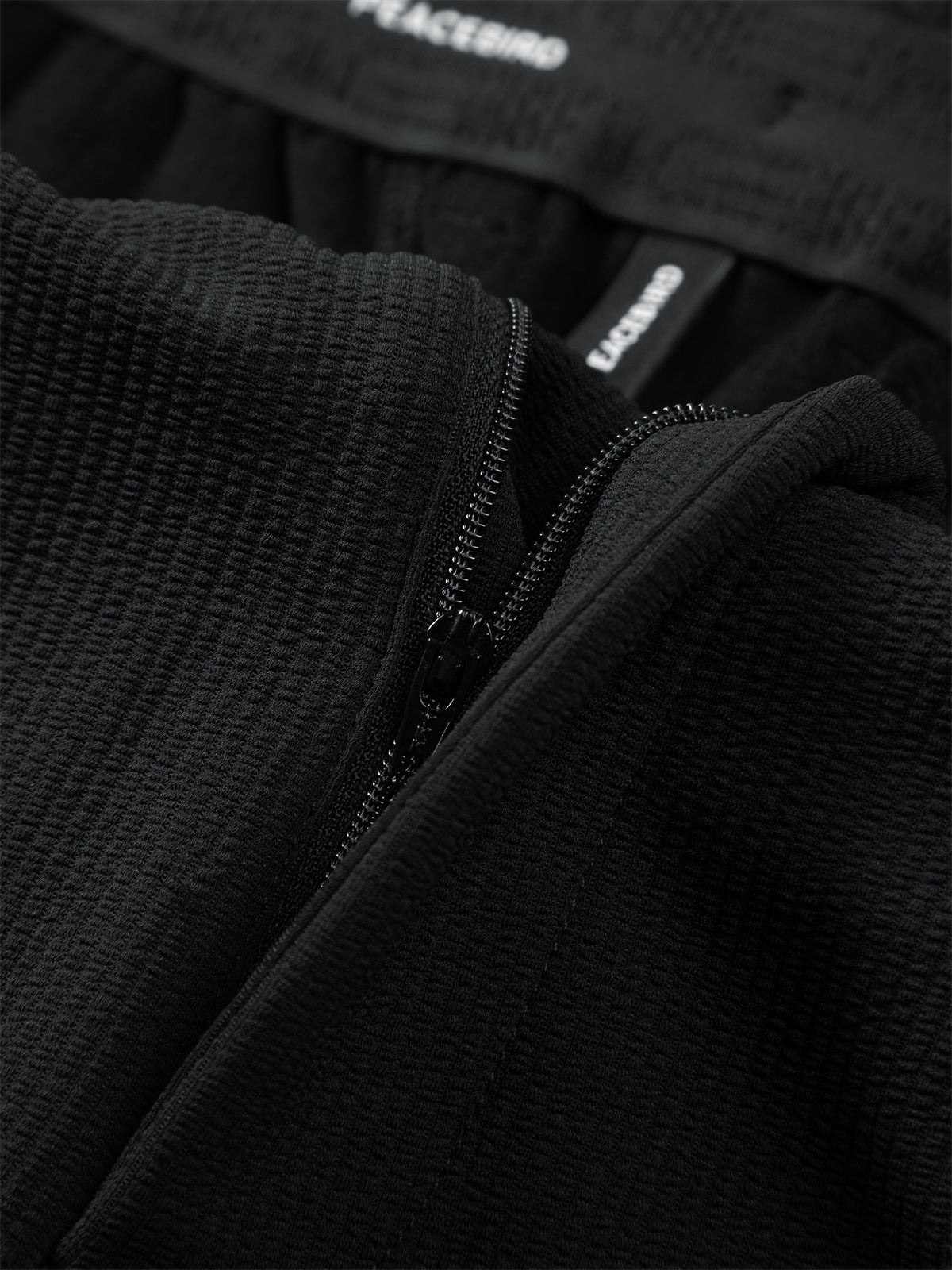 Men's Textured Solid Tapered Pants