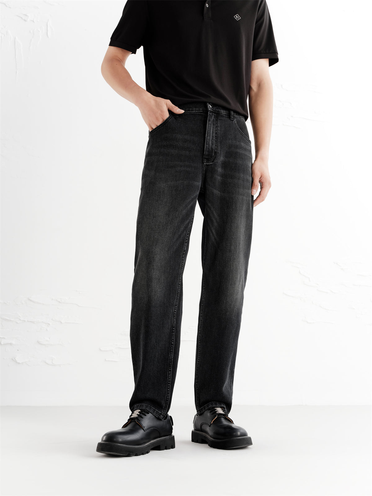 Men's Gradient-Washed Tapered Jeans