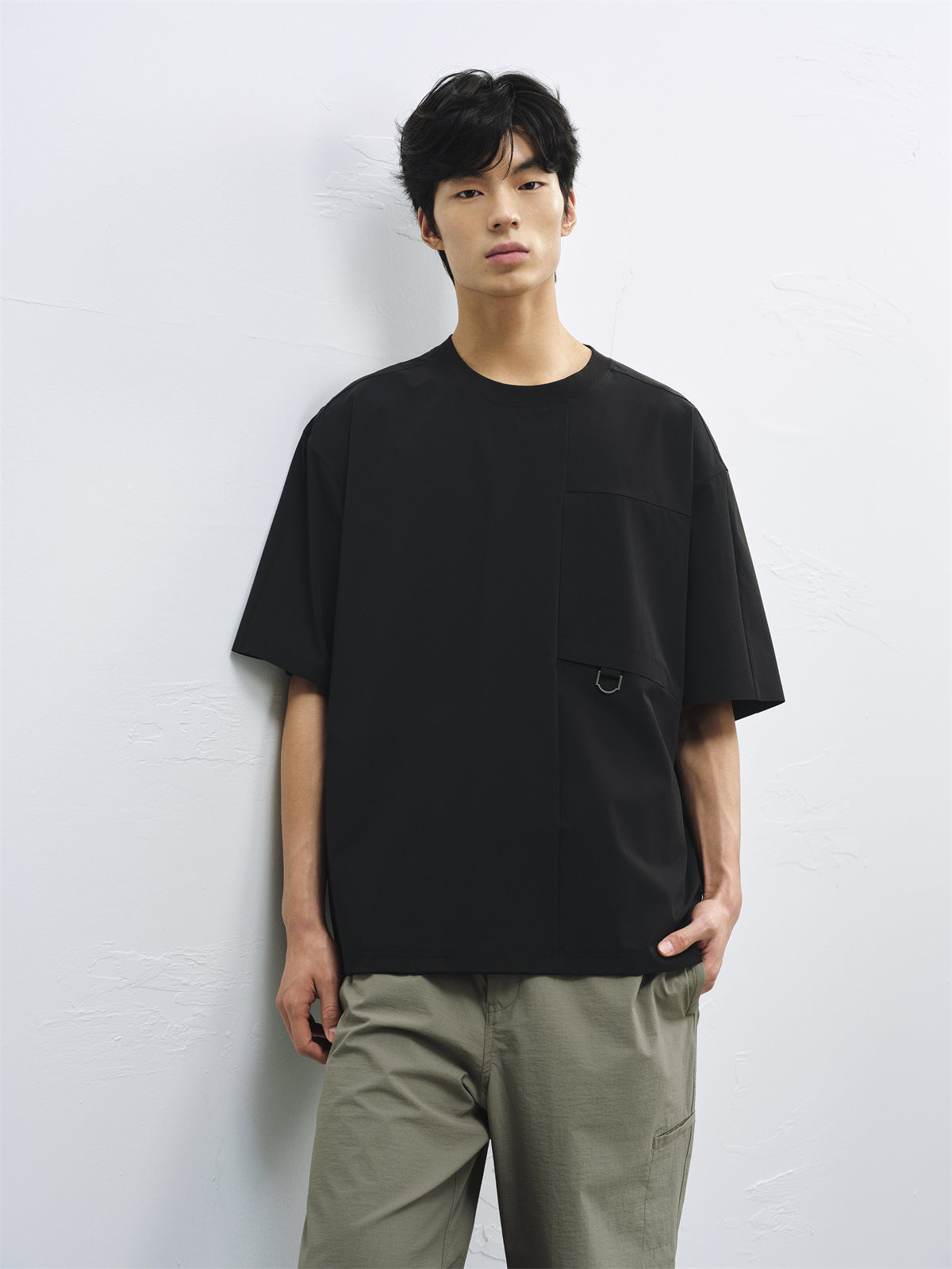 Men's Relaxed-Fit Outdoor-Style Panelled T-Shirt