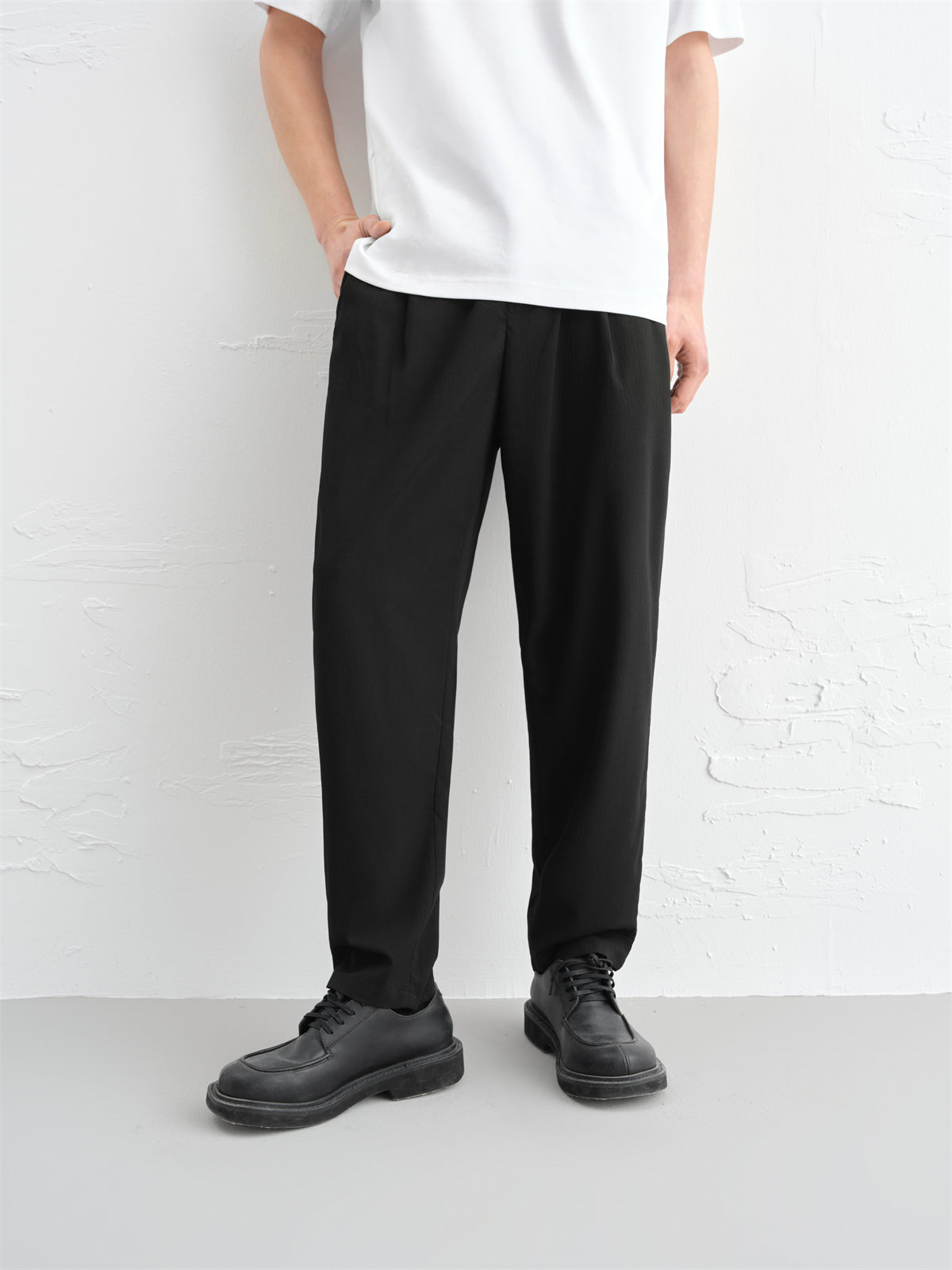 Men's Lightweight Textured Tapered Pants