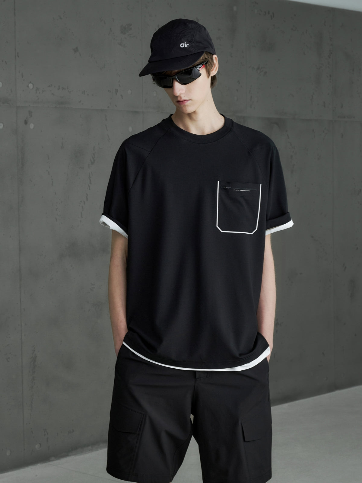 Men's Crewneck T-Shirt with Contrast Patch Pocket