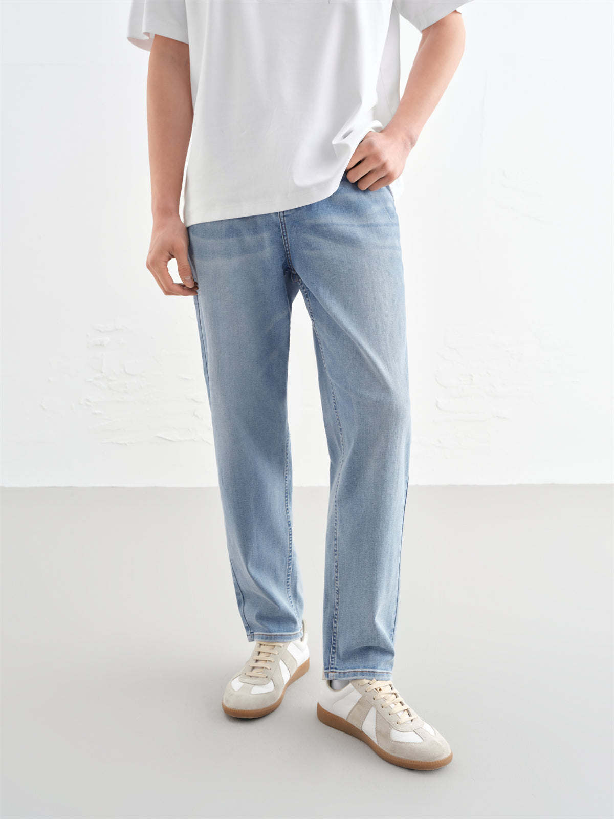 Men's Washed Tapered Jeans