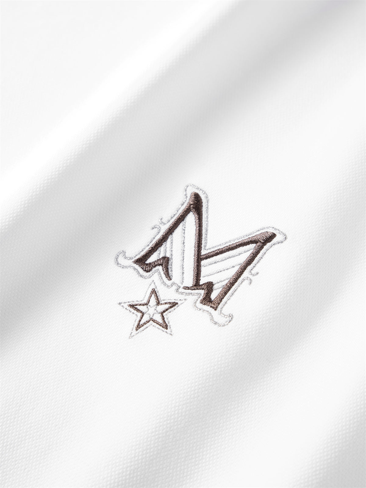 Men's Slim T-Shirt with Contrast Embroidery