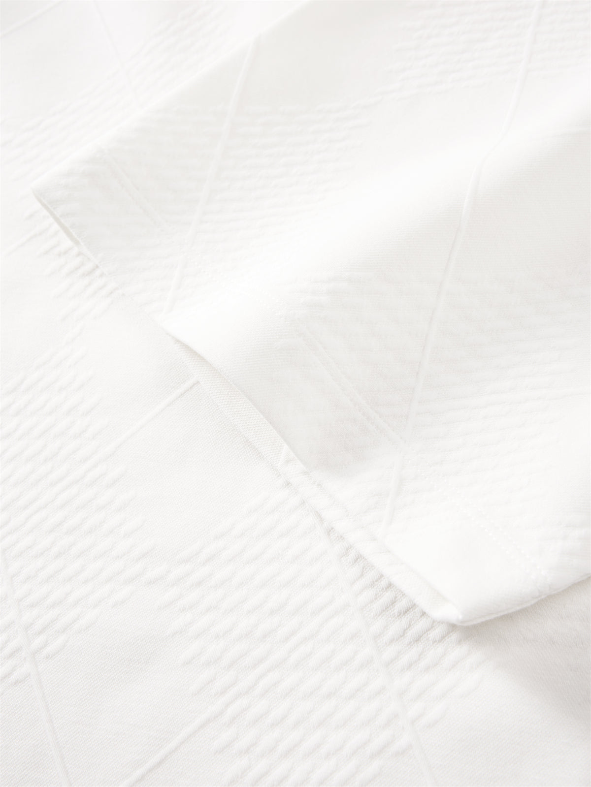 Men's Solid Allover Jacquard T-Shirt