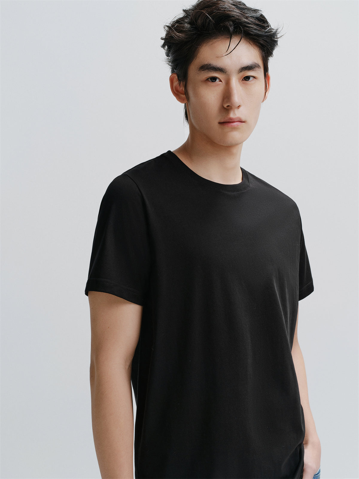 Men's Cooling Slim-Fit Black T-Shirt