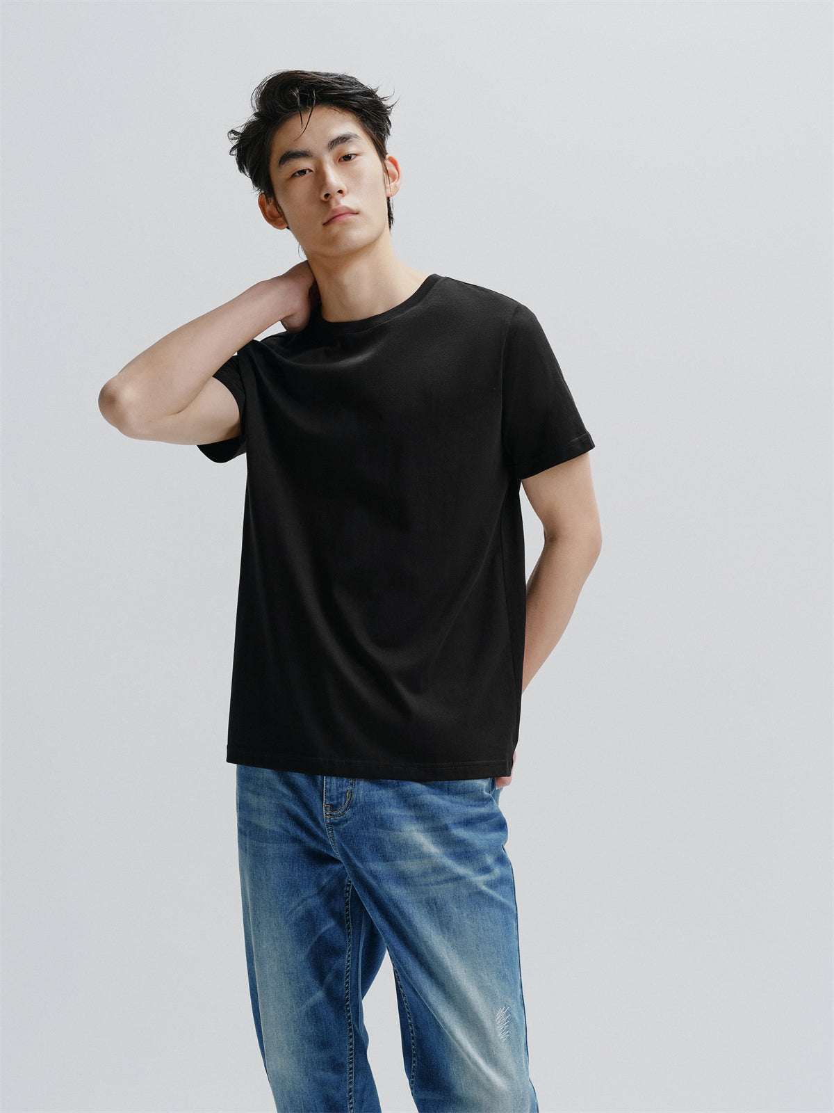 Men's Cooling Slim-Fit Black T-Shirt