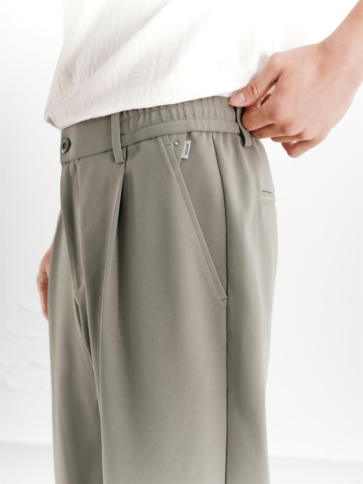 Men's High-Stretch Textured Tapered Pants