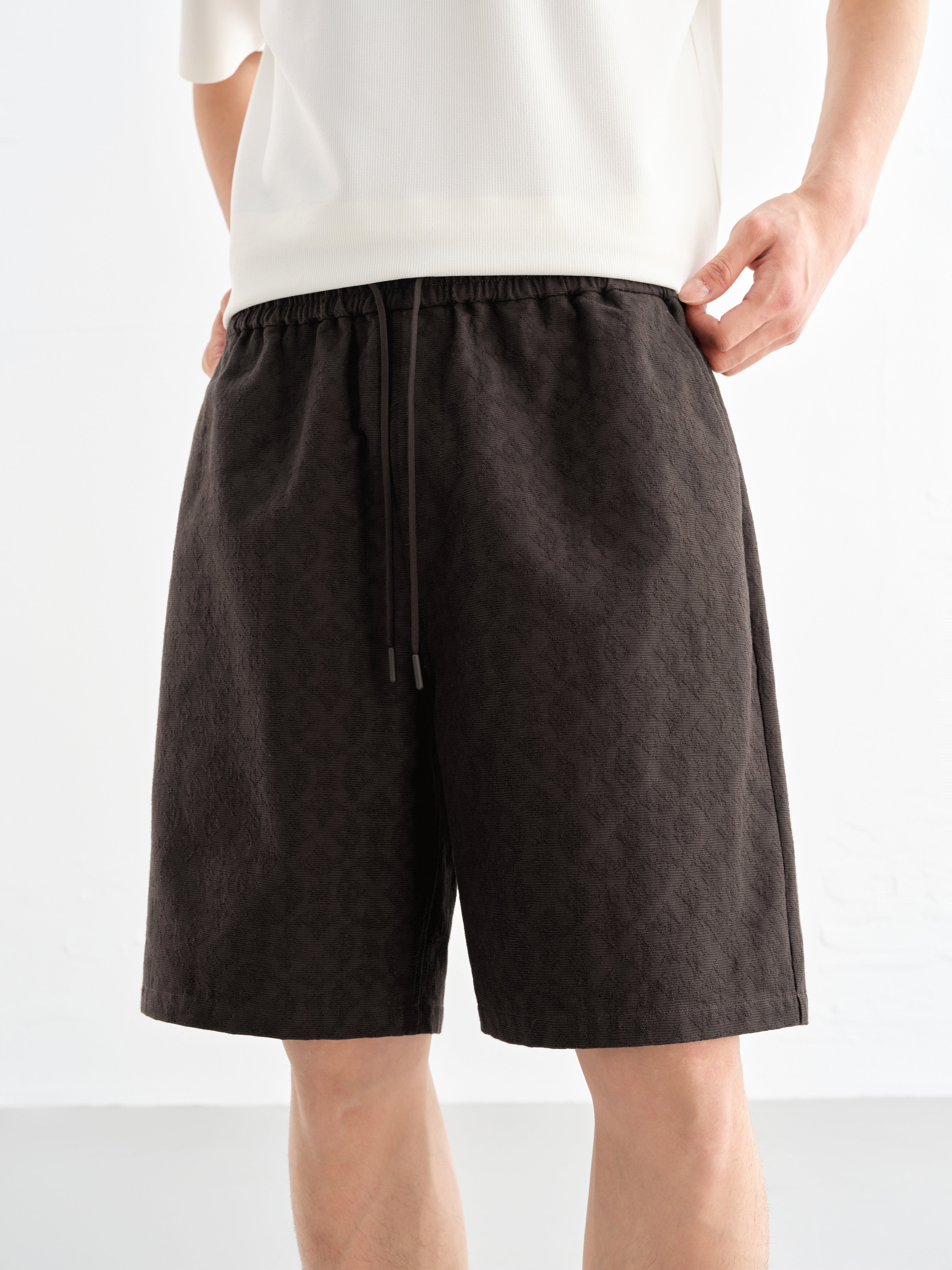 Men's Solid Knit Shorts with Letter Jacquard