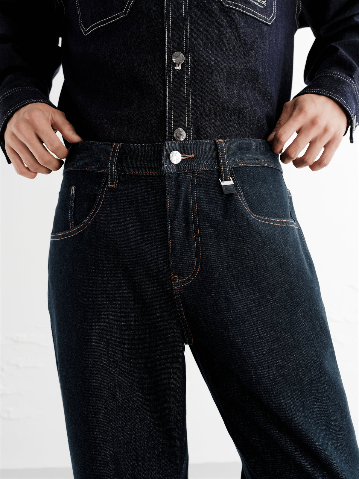 Men's Topstitched Washed Straight-Leg Jeans