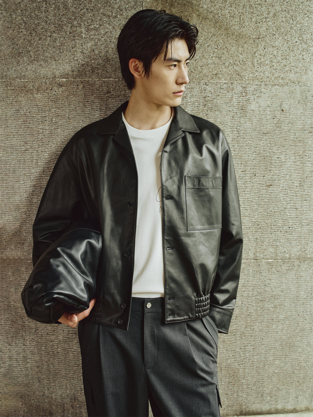 Men's Short Cuban-Collar Leather Jacket