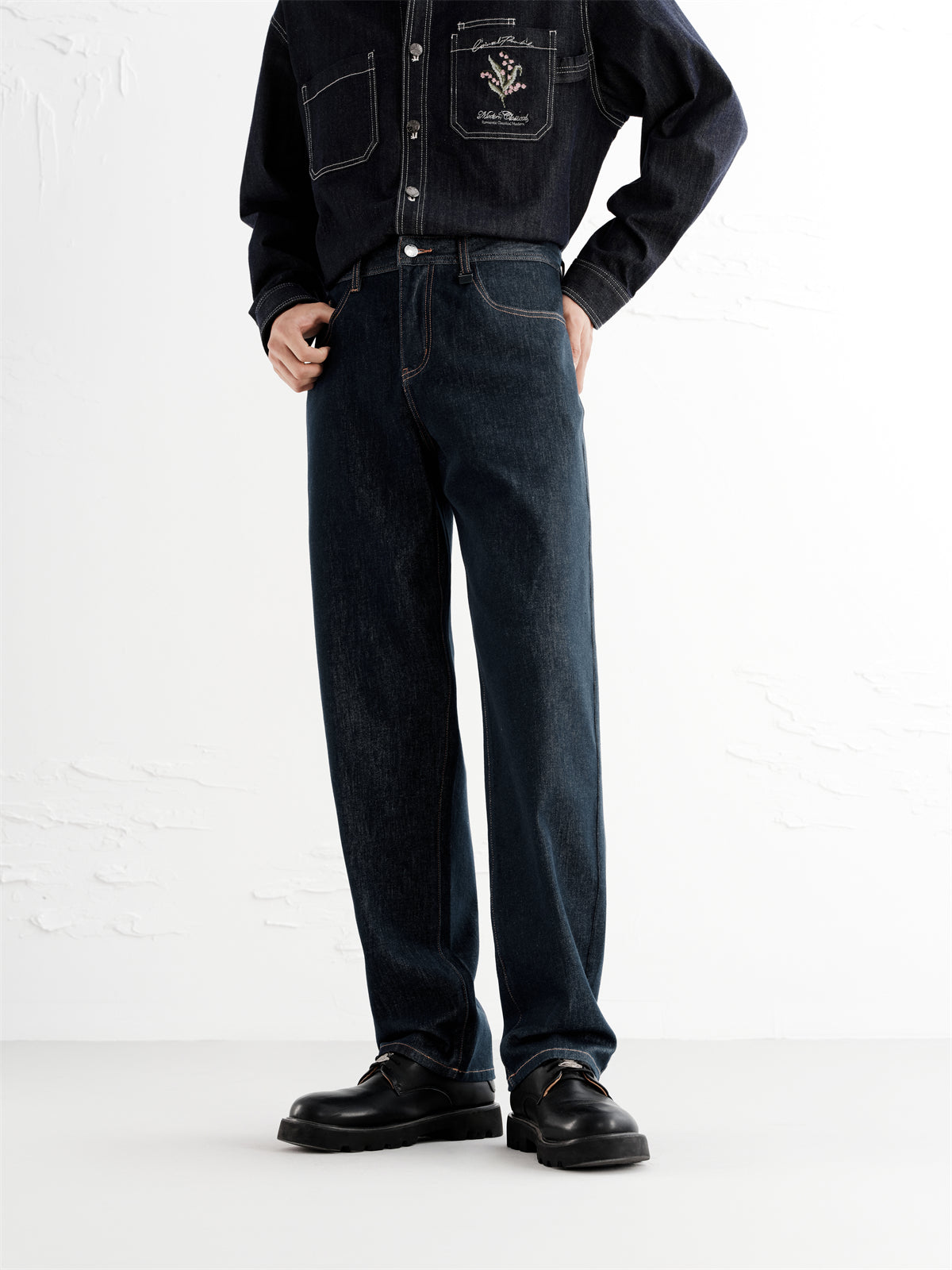 Men's Topstitched Washed Straight-Leg Jeans
