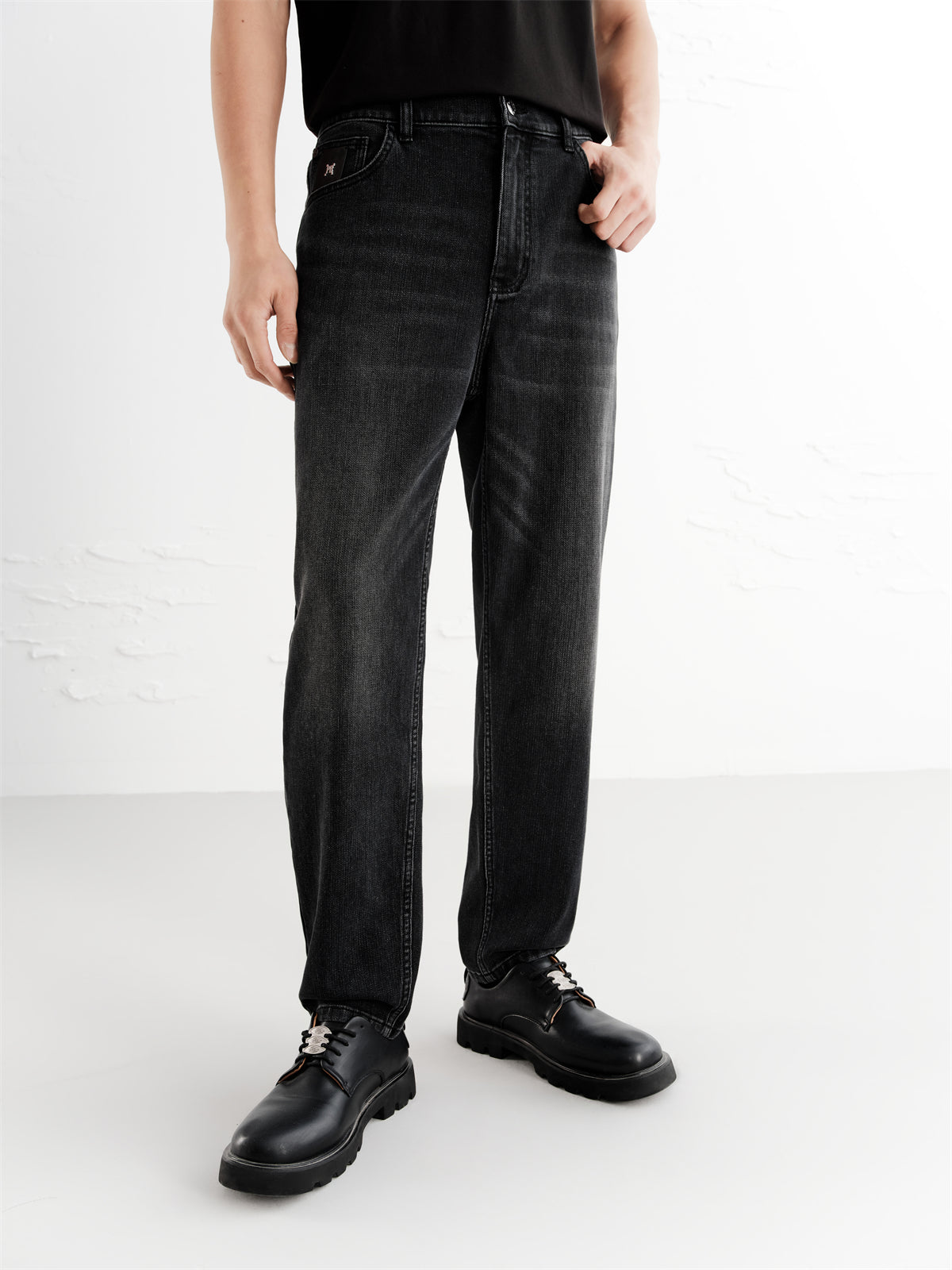 Men's Gradient-Washed Tapered Jeans