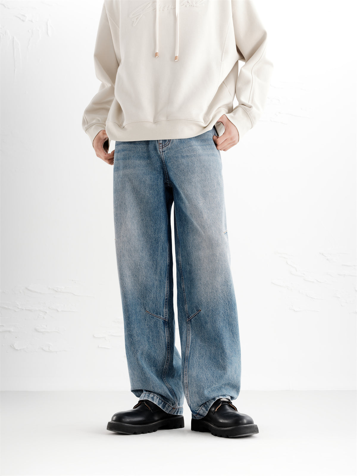 Men's Washed Distressed Wide-Leg Jeans