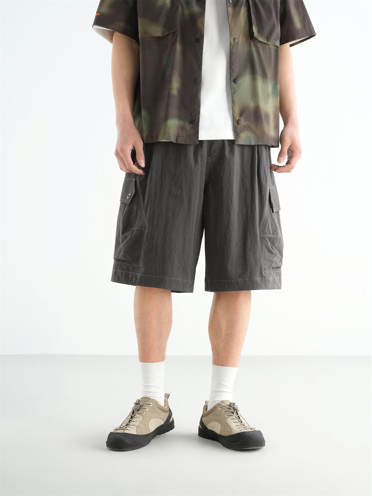 Men's Utility Cargo Shorts with 3D Pockets