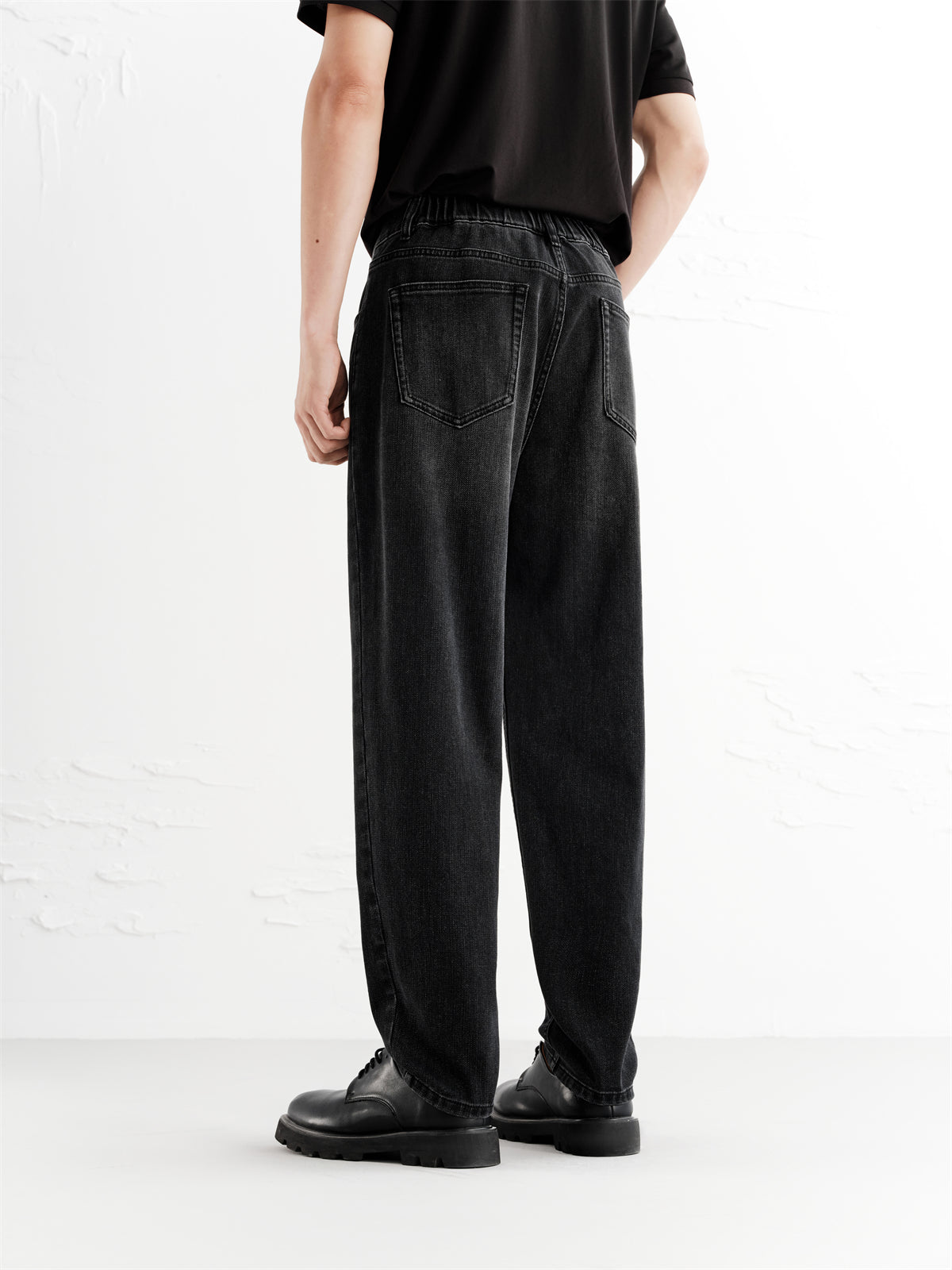 Men's Gradient-Washed Tapered Jeans