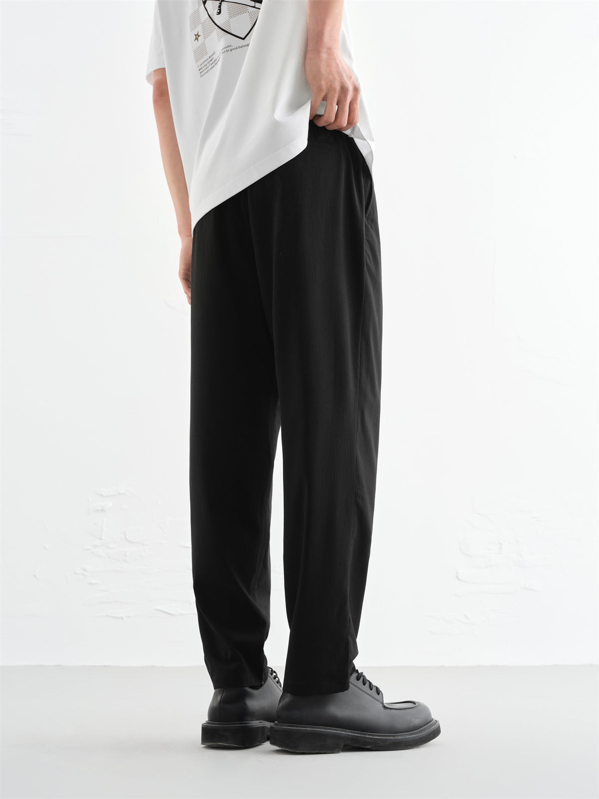 Men's Lightweight Textured Tapered Pants