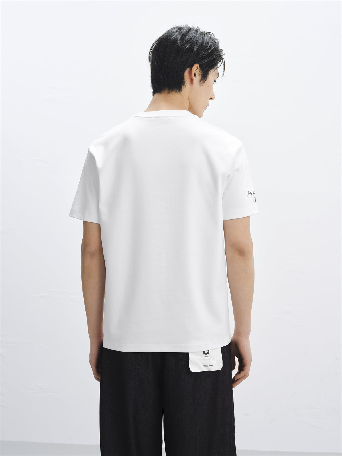 Men's Slim T-Shirt with Contrast Embroidery